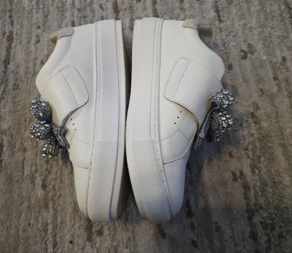 Kurt Geiger White Sneakers with Glittering Bow - Picture 6 of 11